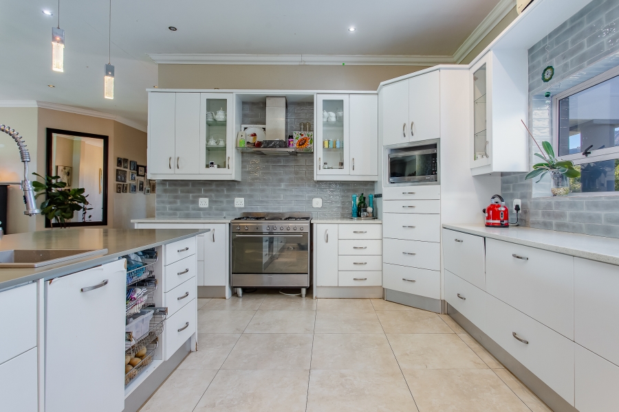 13 Bedroom Property for Sale in Bainskloof Western Cape